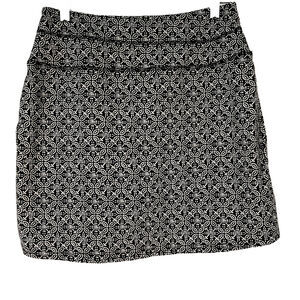 Great Northwest Indigo Womens Size Small Black & White Stretch Skort